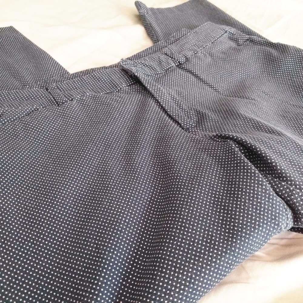 💥2/$10💥 Navy polka dot cropped jeans